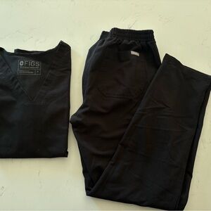 Figs Black Scrub Set